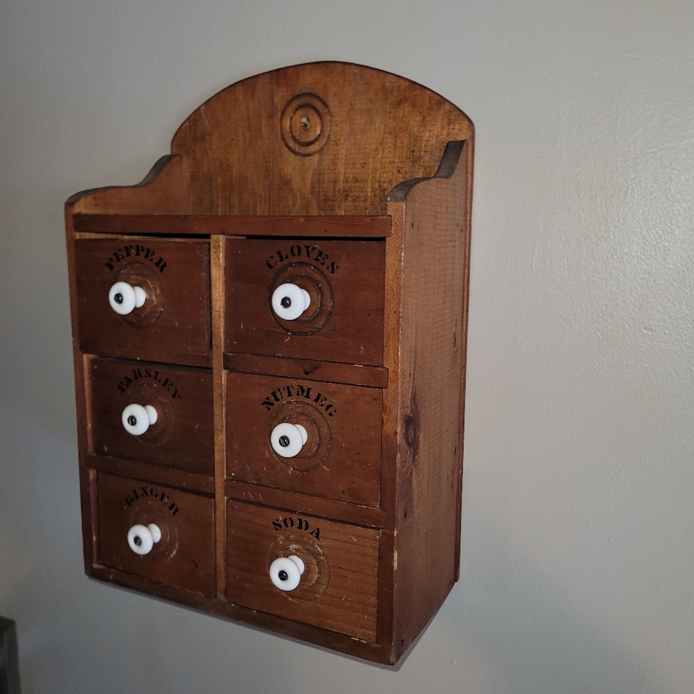 Vintage Wooden Spice Rack - Picture 6 of 8